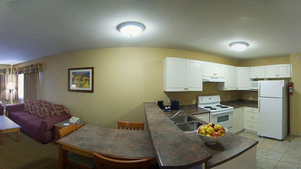 Best Western Plus Osoyoos Hotel & Suites Экстерьер фото