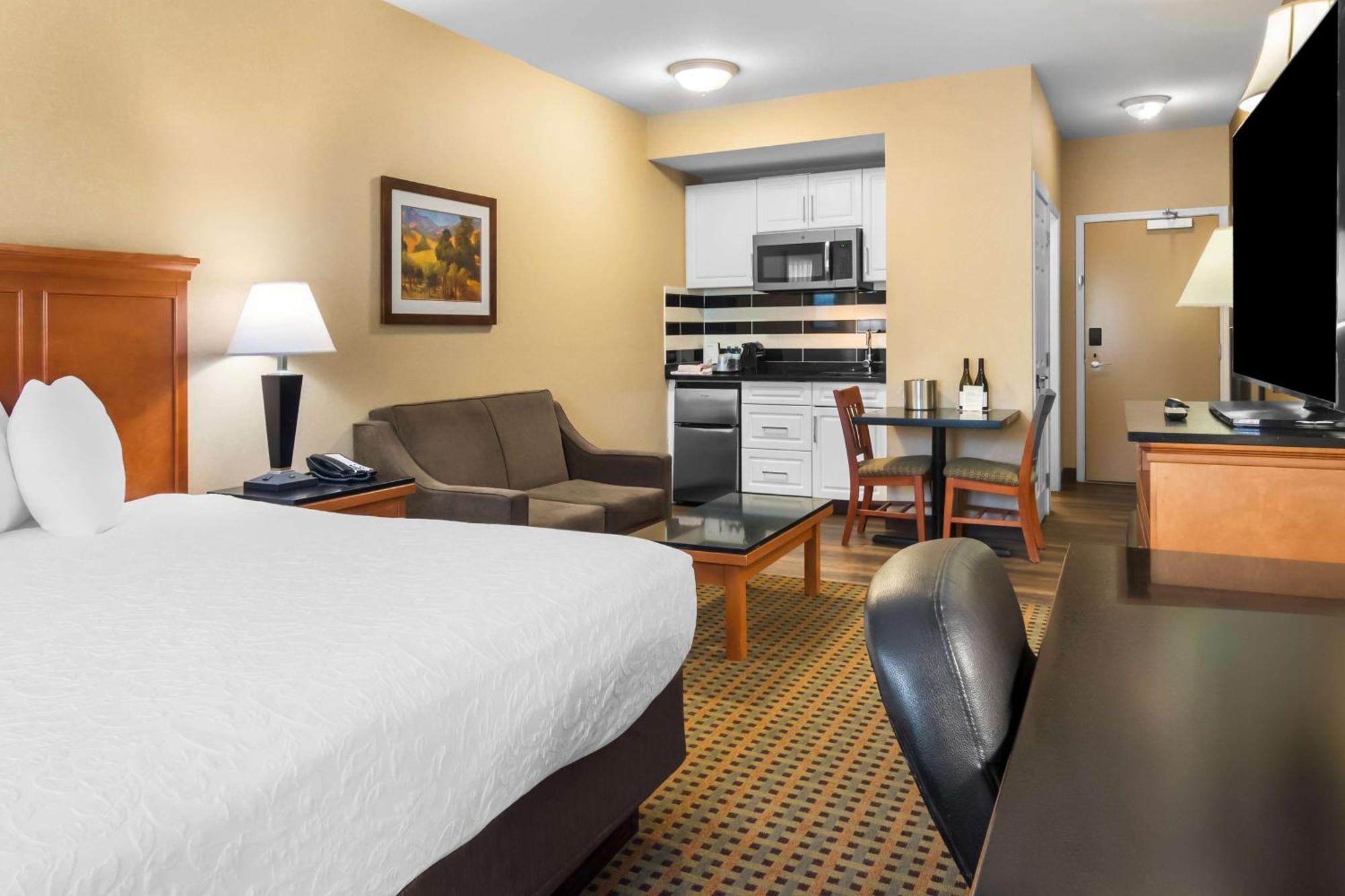 Best Western Plus Osoyoos Hotel & Suites Экстерьер фото